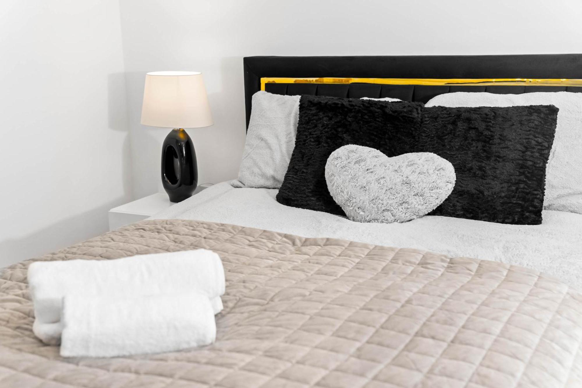 Harmony House 3 Bedroom New Build For Families, Contractors, Black Country Museum Sleeps 6 Tipton Εξωτερικό φωτογραφία